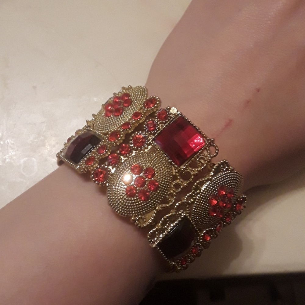 Bracelet.
